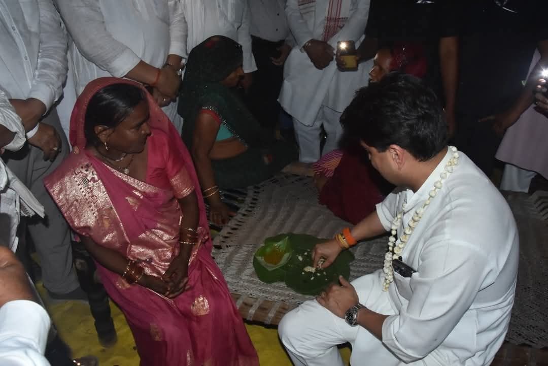 Sindhia's Shivpuri Visit: Heartwarming Moments & Fire Brigade Debut! news image