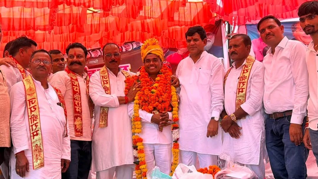 युवाओं ने लगाई दौड़, गांव ने लगाए पौधे, महेन्द्र सिंह बघेल का जन्मदिन बना खास / Shivpuri News