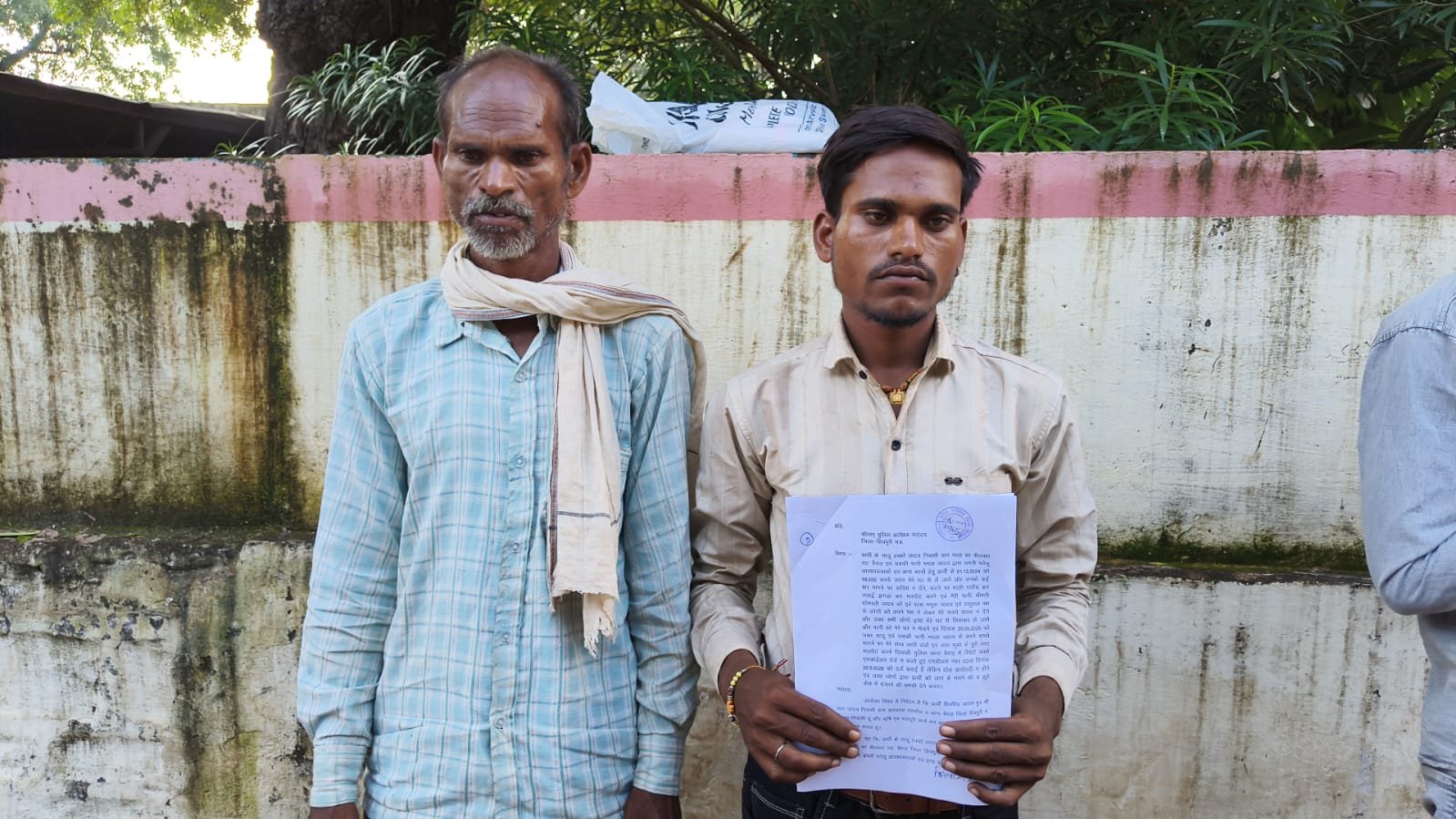 58 हजार उधार मांगे तो साड़ू-जीजा पर मारपीट का आरोप, पत्नी-बच्चों को मायके ले जाने की भी शिकायत; एसपी से कार्रवाई की मांग / Shivpuri News