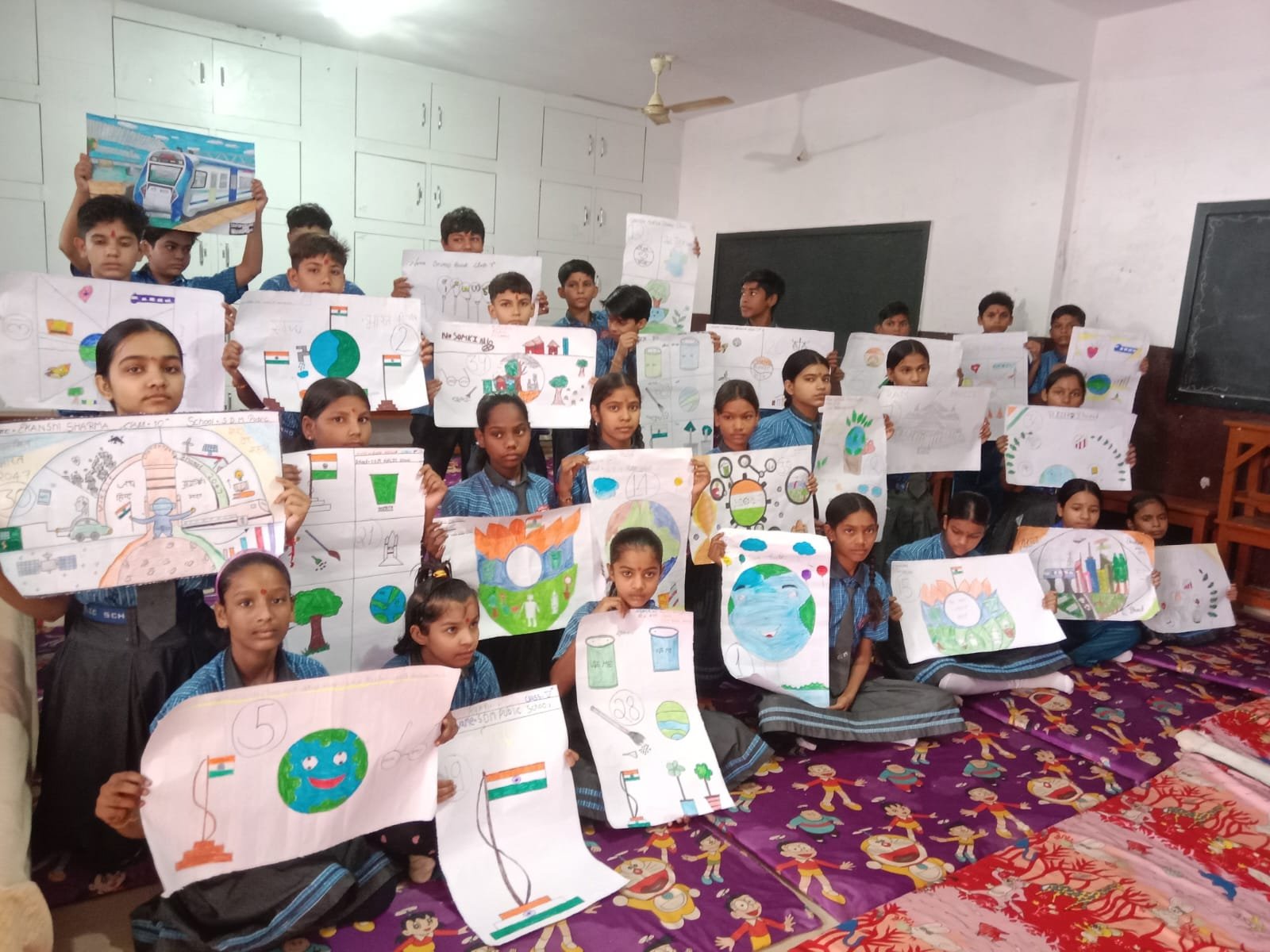 एसडीएम पब्लिक स्कूल में चित्रों में दिखी विकसित भारत की संकल्पना, वंश सोनी प्रथम / Shivpuri News
