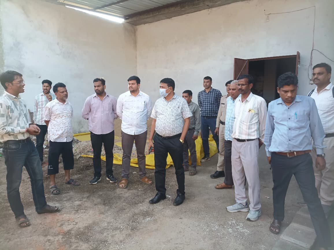 बदरवास में 300 क्विंटल शासकीय चावल जब्त, गोदाम सील; संचालक पर FIR, दो ट्रक चालक जेल भेजे / Shivpuri News