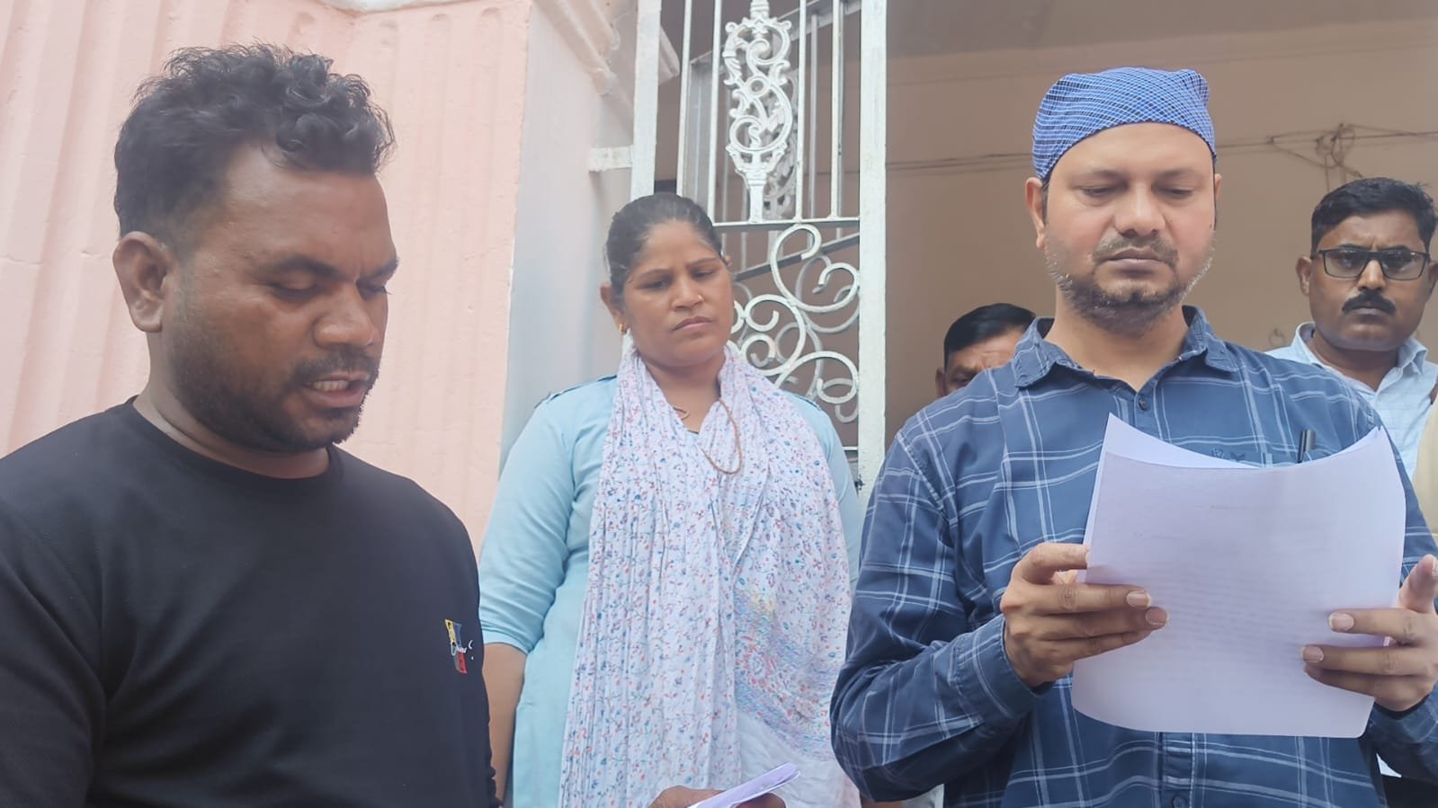 इंदार में शराब दुकान हटाने की मांग फिर तेज, आदिवासी महिलाओं ने कलेक्टर जनसुनवाई में दिया आवेदन; 15 दिन का आश्वासन भी बेअसर / Shivpuri News