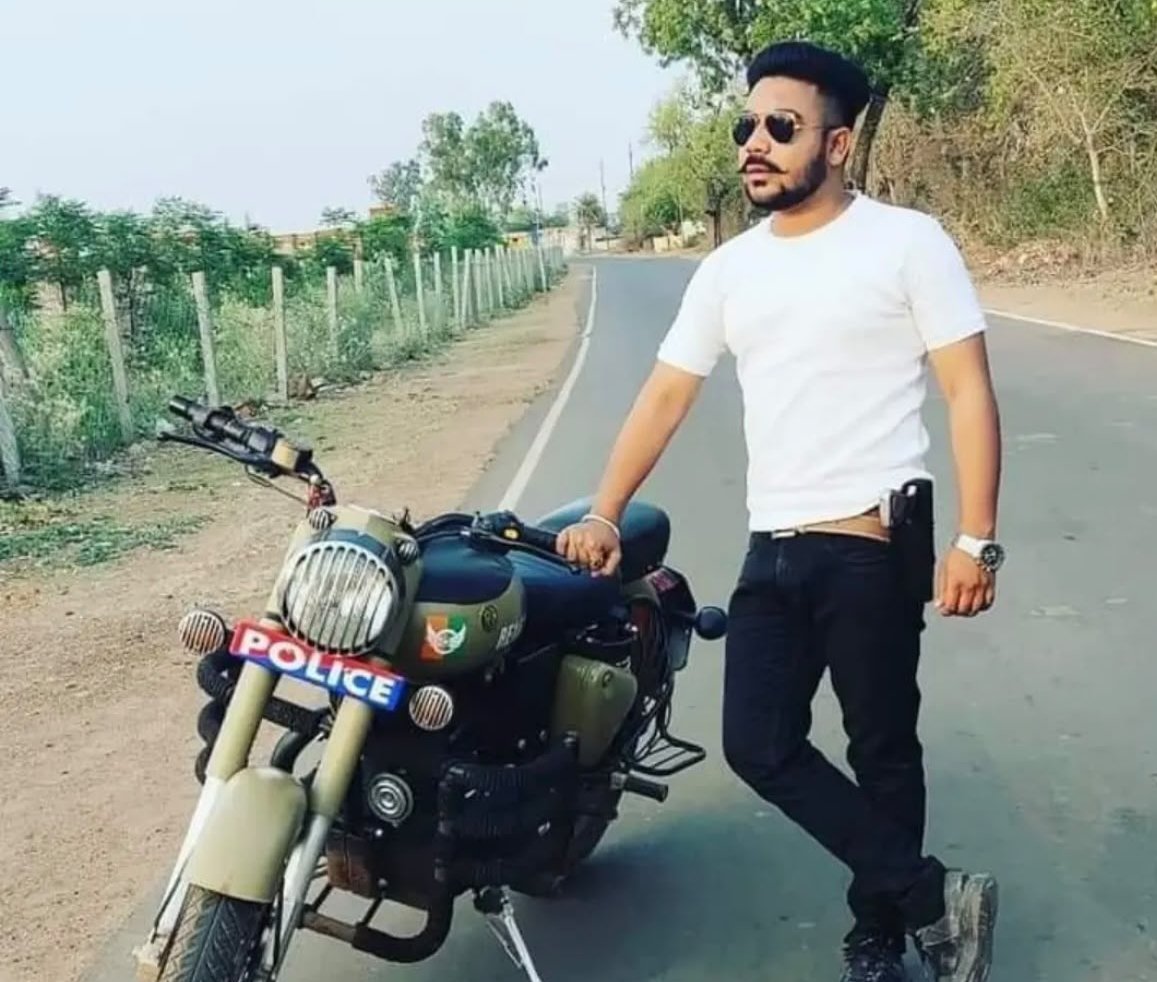 सोते-सोते थम गई 27 वर्षीय पुलिस आरक्षक शशांक श्रीधर की सांसें, पिता की मौत के बाद मिली थी अनुकंपा नौकरी / Shivpuri News