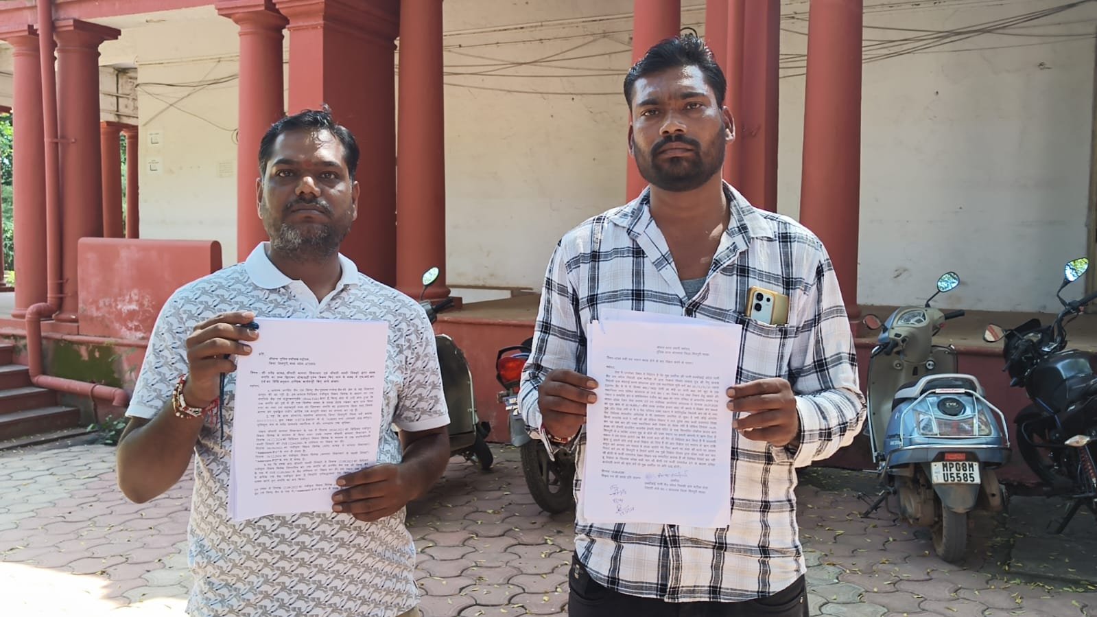 बंधक संपत्ति को बेचकर 13 लाख की रजिस्ट्री कराने का आरोप, अरविंद-विष्णु जैन ने संतोष धाकड़ समेत 3 पर FIR की मांग की / Shivpuri News