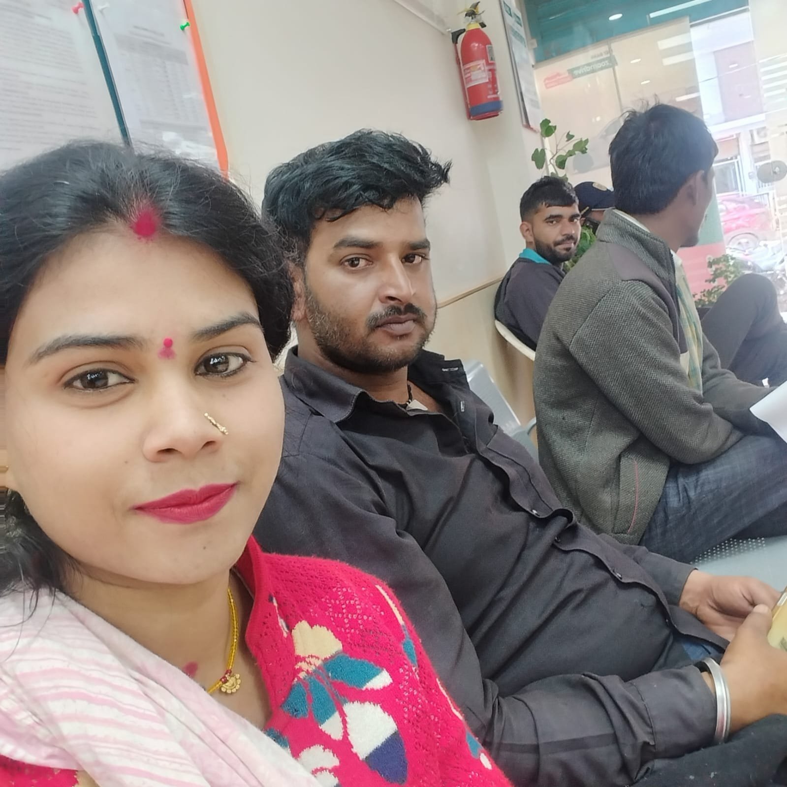 दूध देने आता था, भाई माना और राखी बांधी… ब्याज पर पैसे लगाने का लालच देकर 3 लाख की ठगी का आरोप, महिला पहुंची एसपी के पास / Shivpuri News