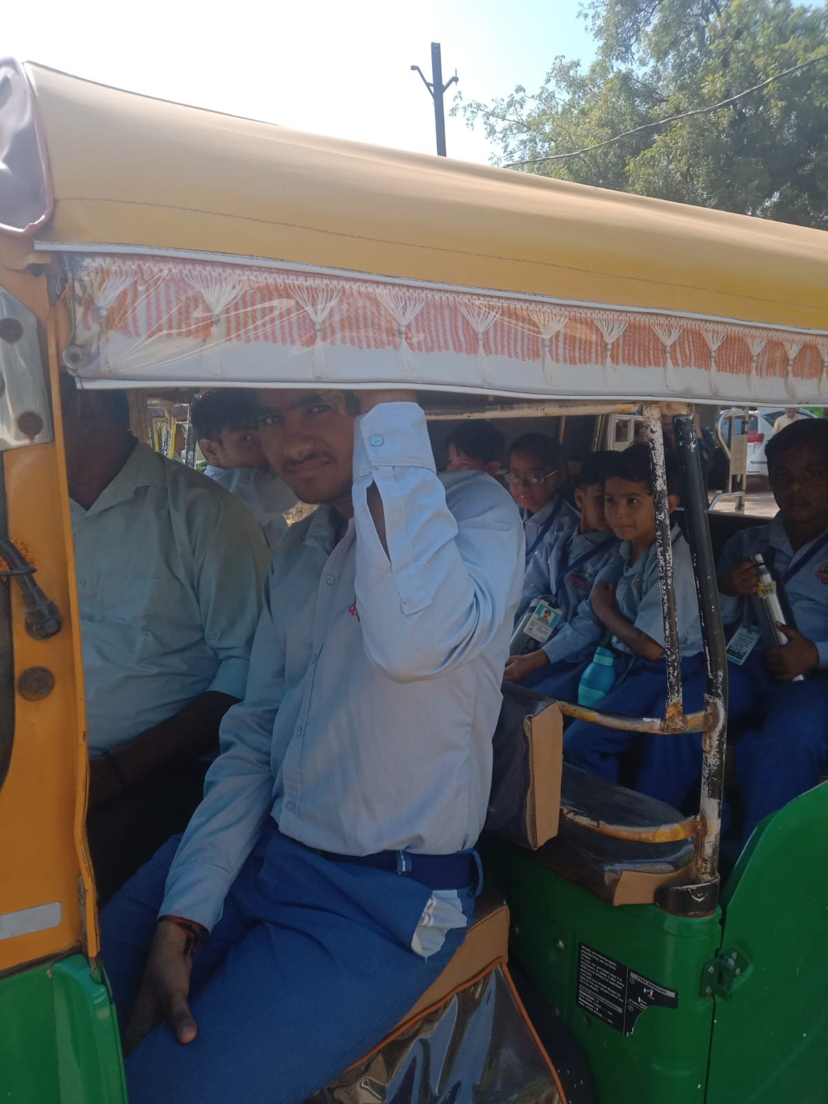 शिवपुरी में परिवहन विभाग की कार्रवाई, चेकिंग में 12 ऑटो रिक्शा जब्त / Shivpuri News