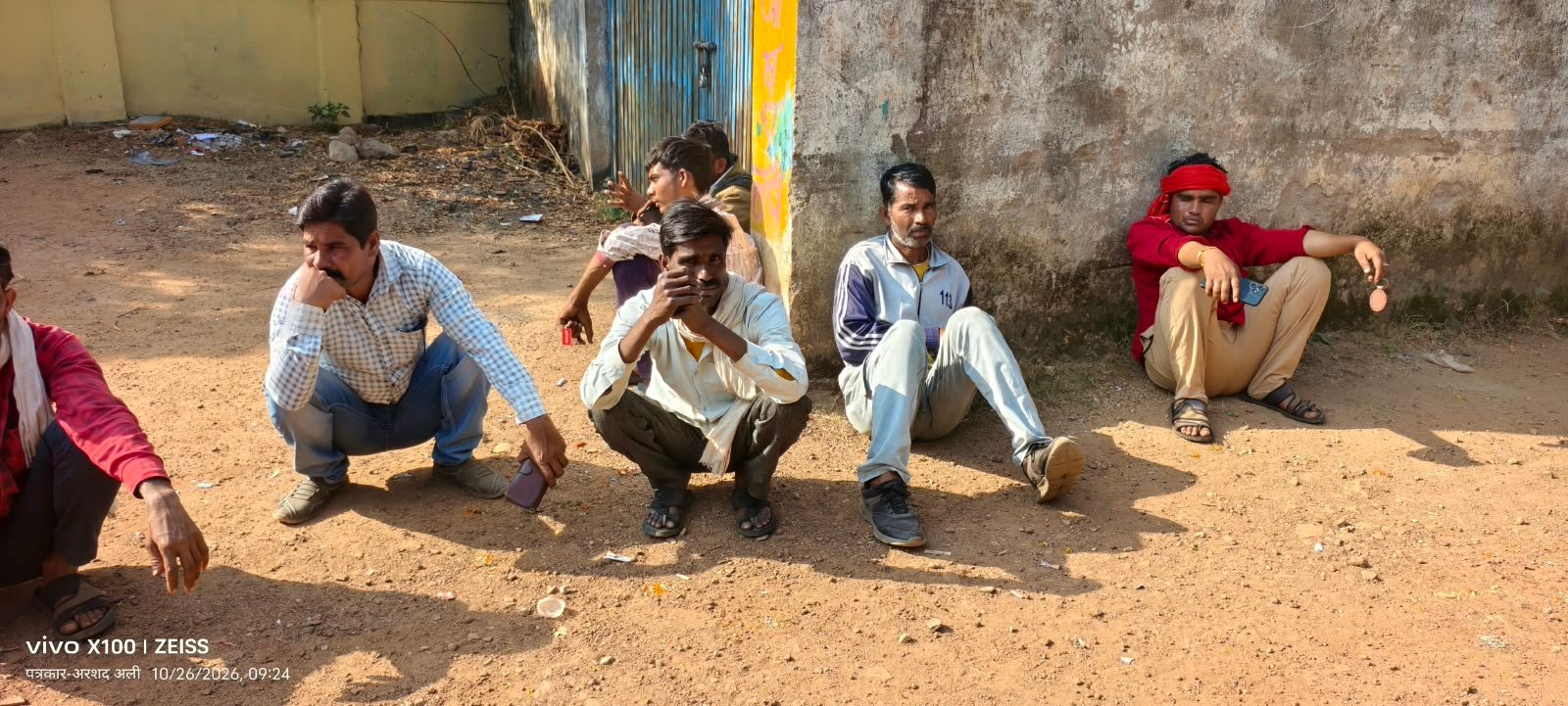 दिनभर मजदूरी के बाद घर लौटे सिरदार की मौत, सीने में दर्द के बाद अस्पताल पहुंचने से पहले तोड़ा दम / Shivpuri News