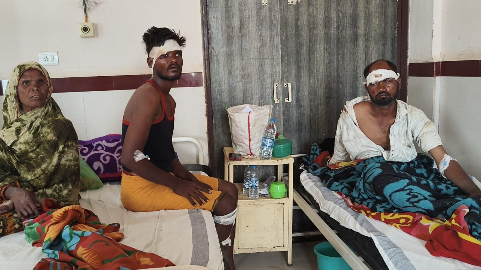 बदरवास में बस ने बाइक को मारी टक्कर, करवा चौथ का सामान लेकर लौट रहे जीजा-साले घायल / Shivpuri News