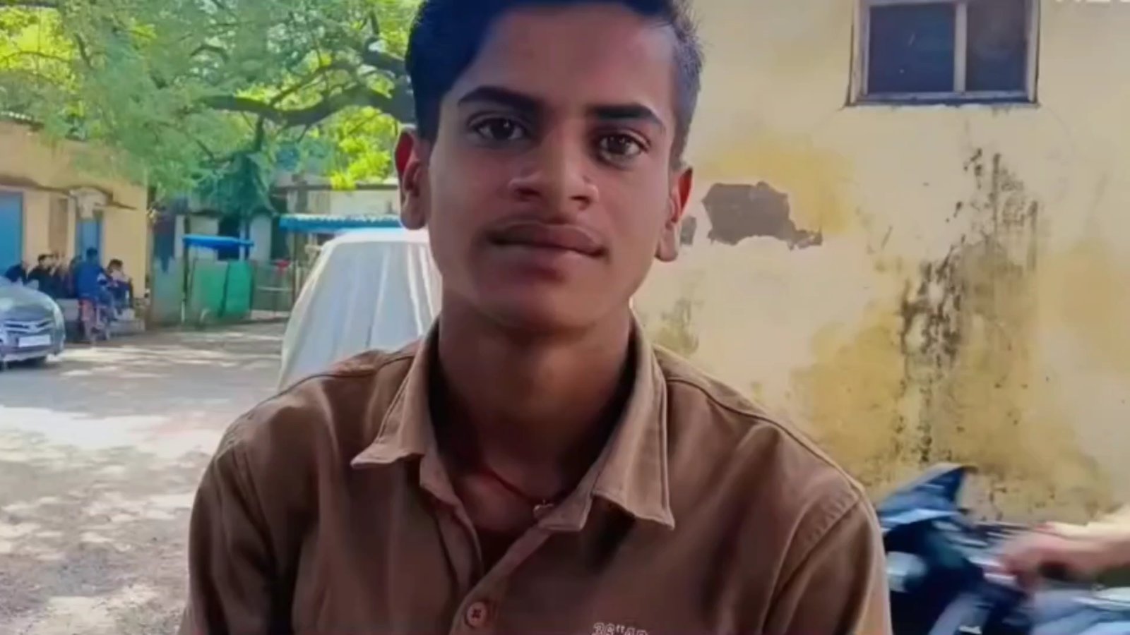 पीपलखेड़ा स्कूल के प्राचार्य श्याम गुप्ता के खिलाफ प्राणसिंह लोधी ने की शिकायत, बेटे की छात्रवृत्ति स्वीकृत कराने और जांच कर कार्रवाई की मांग / Shivpuri News