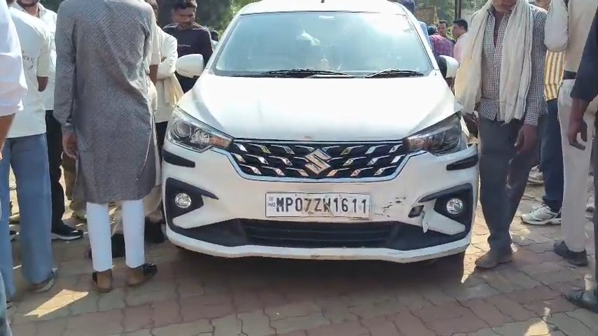 तेज रफ्तार अर्टिगा कार ने दो कारों को मारी टक्कर, SP ऑफिस से फैमिली कोर्ट तक मचा हड़कंप / Shivpuri News