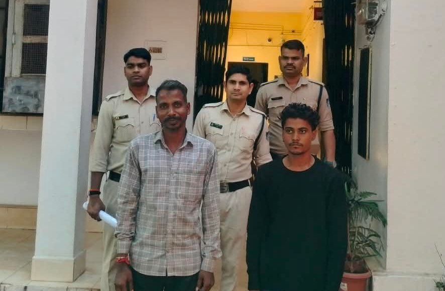 भदैया कुंड पर पत्नी और उसके परिचित को बेल्ट से पीटने वाला पति गोविंद आदिवासी गिरफ्तार, मौसेरे भाई राकेश माहौर पर भी केस दर्ज / Shivpuri News