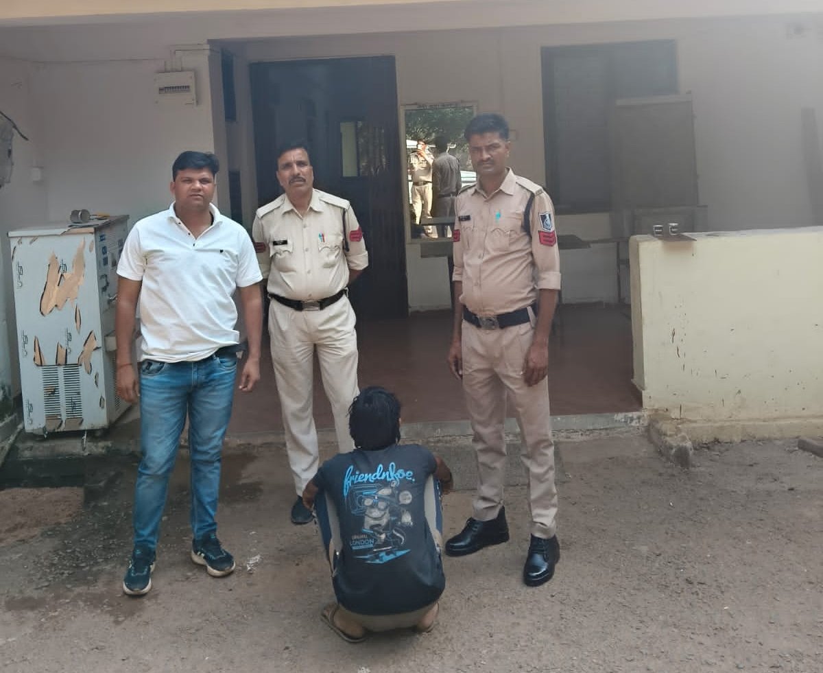 5 साल से फरार स्थाई वारंटी छोटू गुर्जर उर्फ गुंडा गिरफ्तार, अमोला पुलिस की कार्रवाई / Shivpuri News