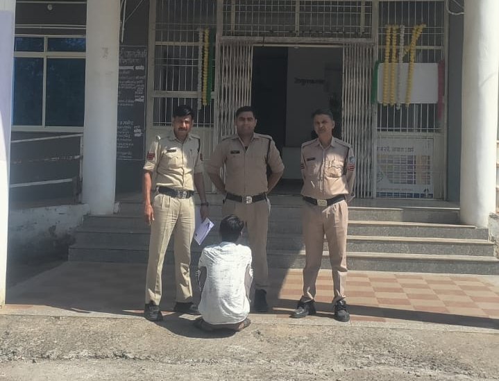 गोवर्धन पुलिस की बड़ी कार्रवाई: 70 हजार की 700 फीट कॉपर केबल चोरी का खुलासा, आरोपी करन पुरी 12 घंटे में गिरफ्तार / Shivpuri News